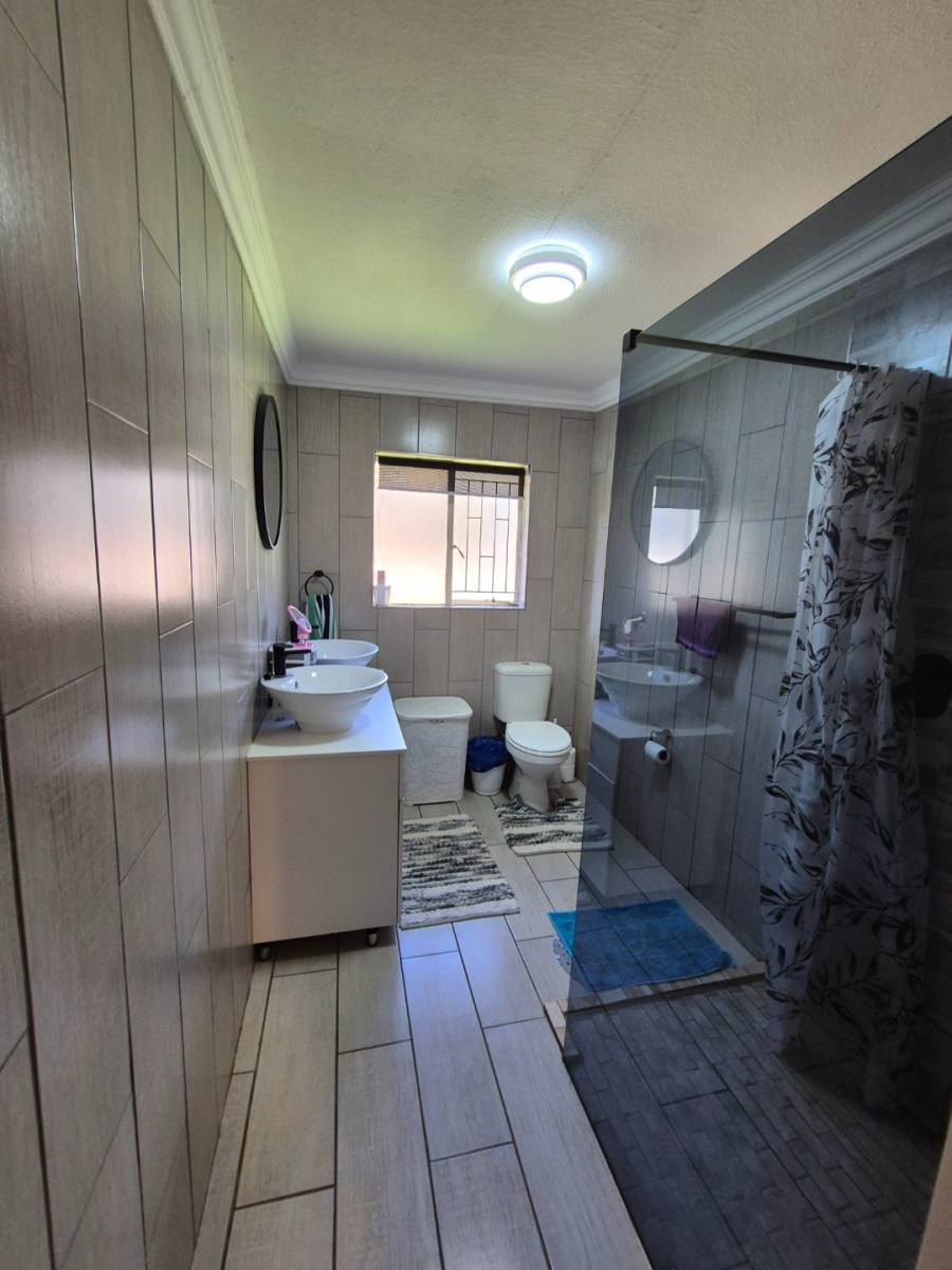 To Let 3 Bedroom Property for Rent in Pellissier Free State